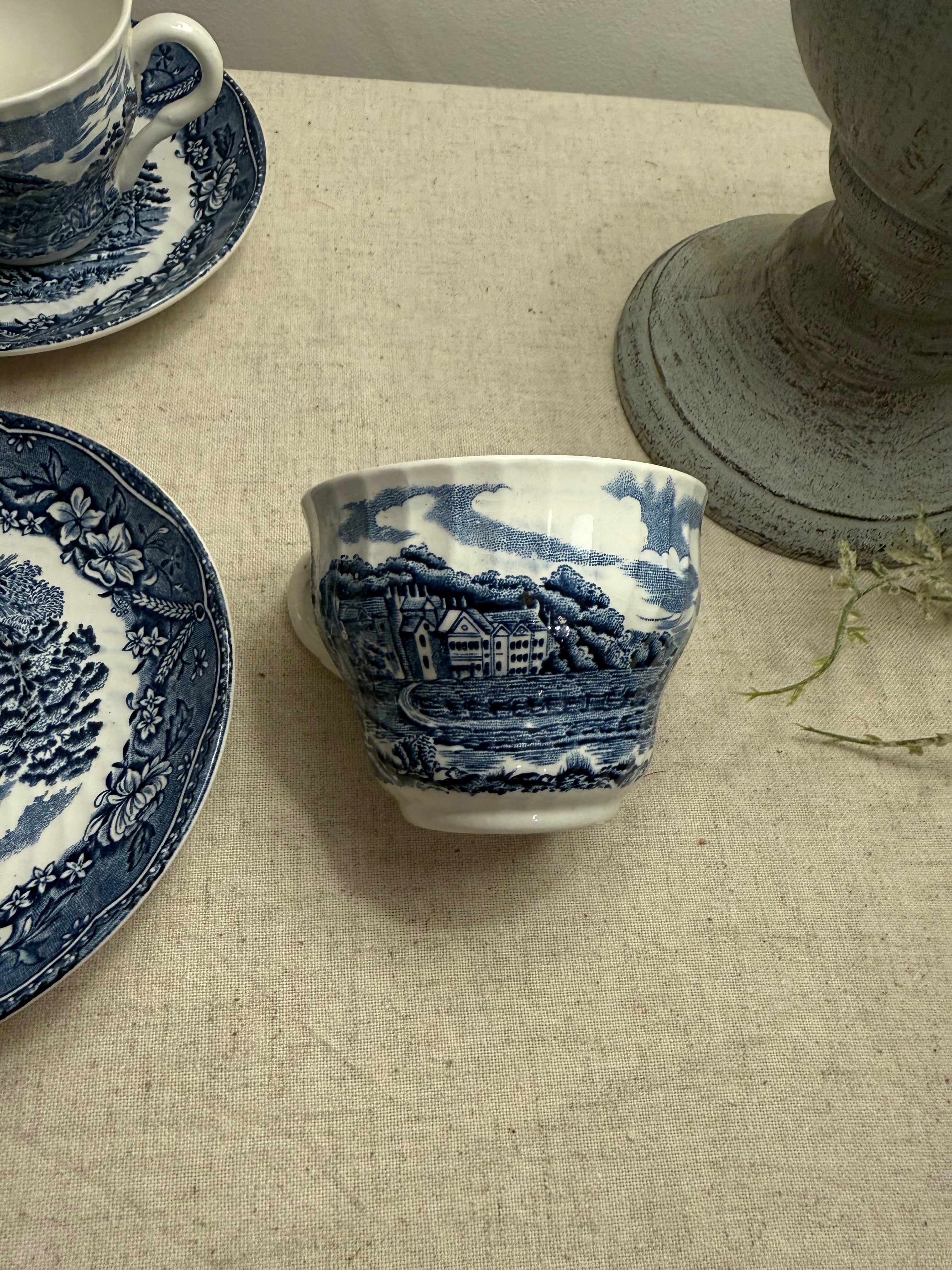 Vintage Barratts “Old Castle” Blue & White Tea Set – 13 Piece